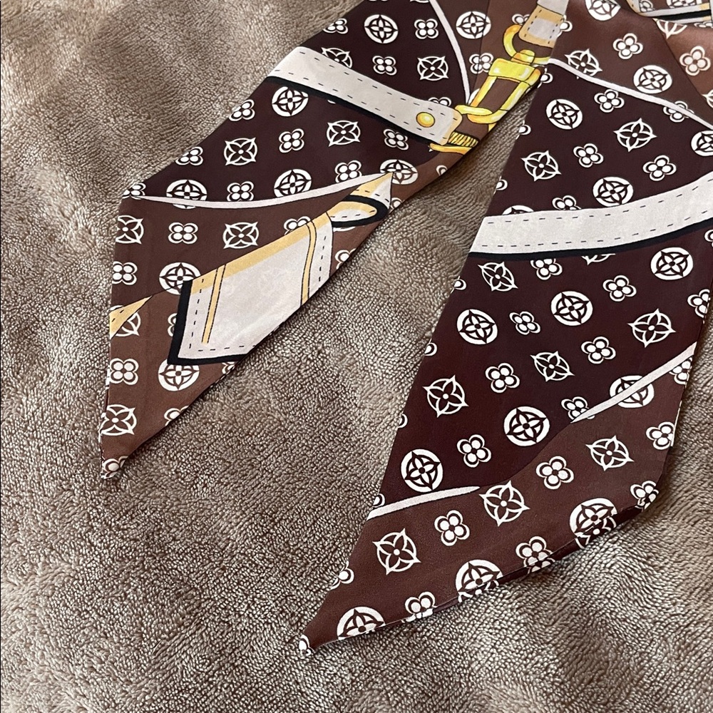 Chic Patterned Brown and Gold Scarf - Picture 3 of 5